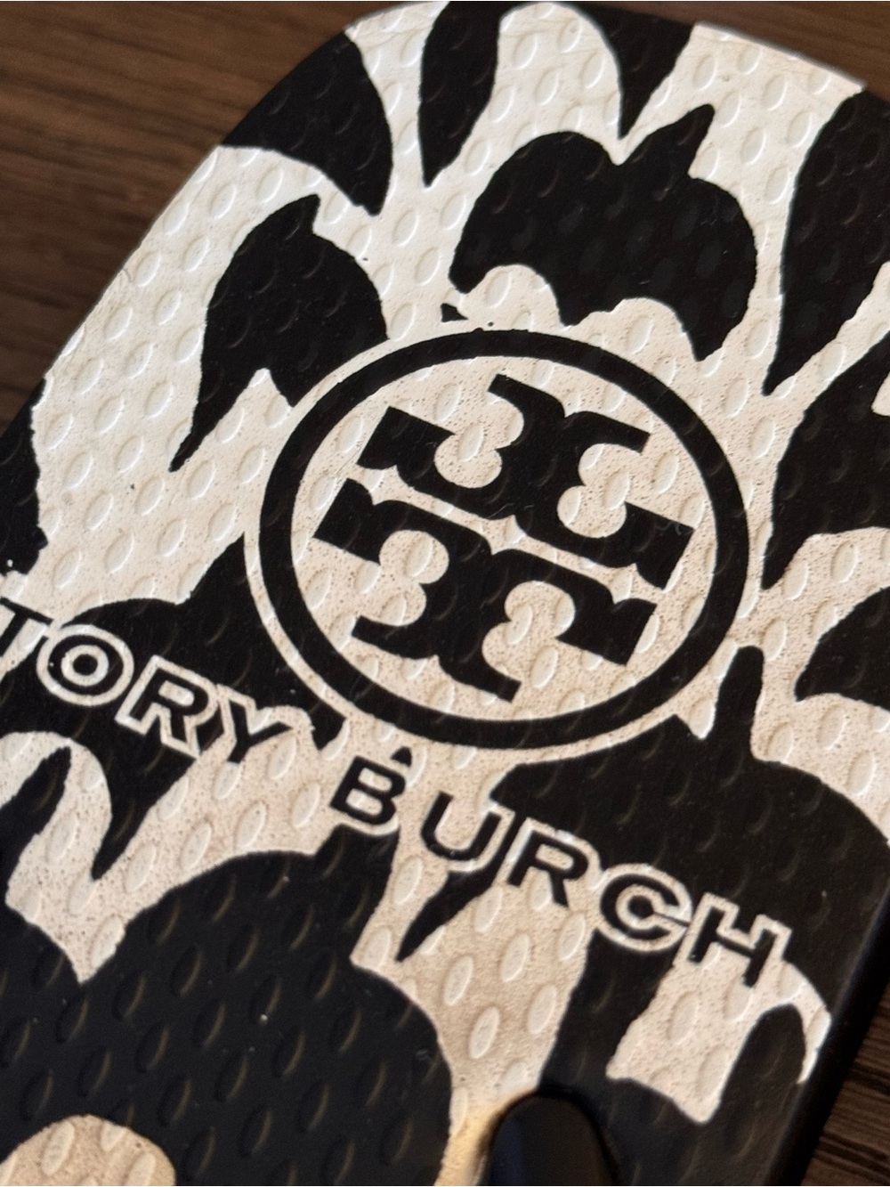 Tory Burch Black & White Patterned Logo Thong Sandals - Picture 7 of 8